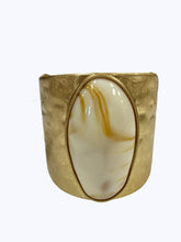 Load image into Gallery viewer, Resin Oval Acrylic Bracelet