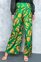 Load image into Gallery viewer, A printed woven pant - IP8068: GREEN GOLD / MEDIUM