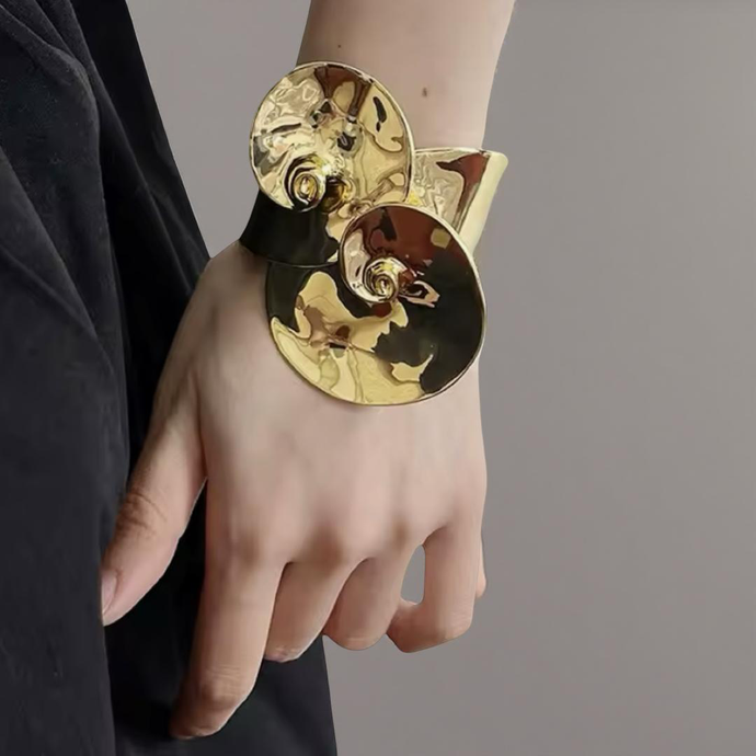 Twirl Cuff-Gold