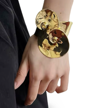 Load image into Gallery viewer, Twirl Cuff-Gold