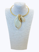 Load image into Gallery viewer, Resin Bold Choker