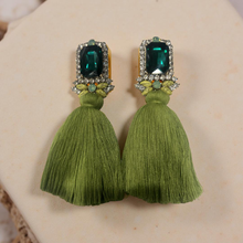 Load image into Gallery viewer, Emerald Lime Crystals Square