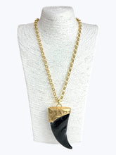 Load image into Gallery viewer, Resin Horn Necklace