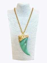 Load image into Gallery viewer, Resin Horn Necklace