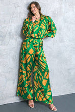 Load image into Gallery viewer, A printed woven pant - IP8068: GREEN GOLD / MEDIUM